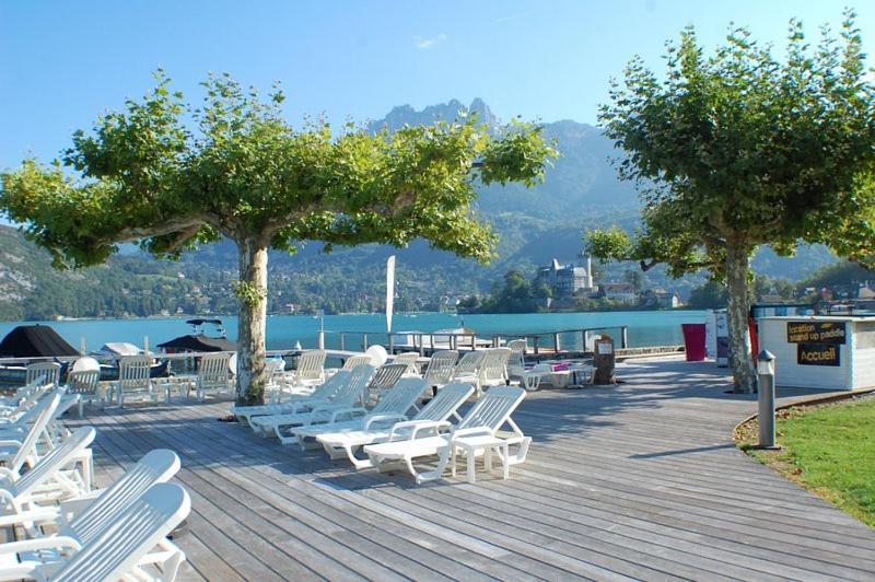 La Baie Des Voiles 3 Chambres 4 A 6 Personnes Au Bord Du Lac Plage Privee Duingt Exteriér fotografie